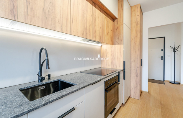 2 POKOJE / OSOBNA KUCHNIA / BALKON - UL. MYŚLIWSKA