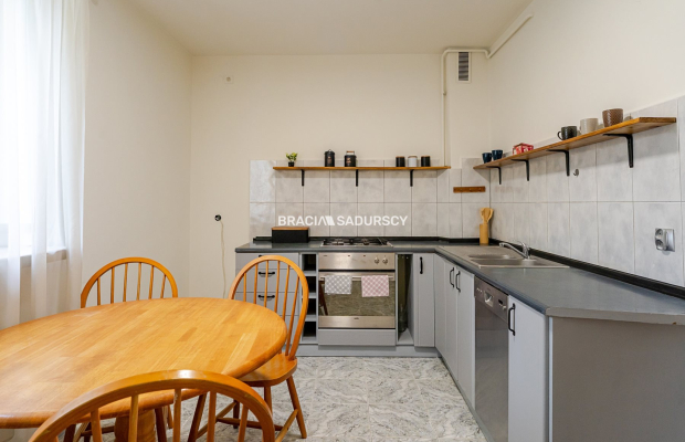 KLIMATYCZNE, ZADBANE 3-POKOJOWE Z BALKONEM