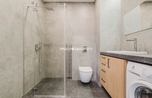 2 POK OK 35,4 M2 BLISKO CENTRUM Z DUŻYM BALKONEM 