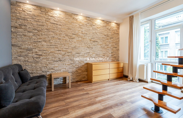 2pok 43 m2 +atresole 20 min spacerem od Rynku