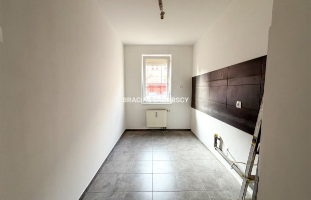 Kawalerka| Kurdwanów | balkon | niski czynsz