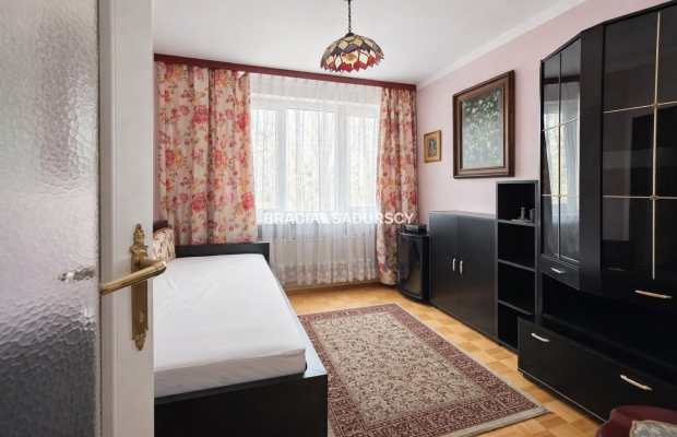 Garaż, 3 pokoje i osobna kuchnia. Wrocławska