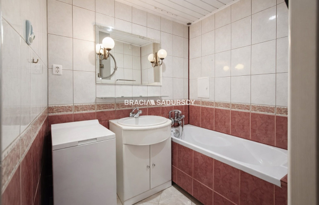 Garaż, 3 pokoje i osobna kuchnia. Wrocławska