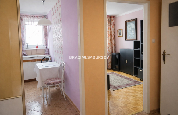 Garaż, 3 pokoje i osobna kuchnia. Wrocławska