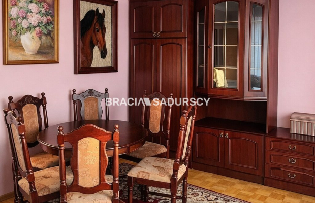 Garaż, 3 pokoje i osobna kuchnia. Wrocławska