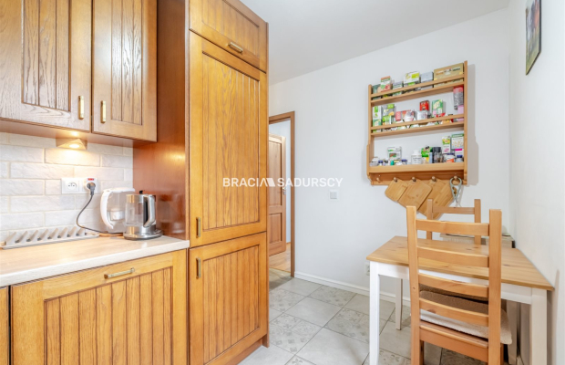 Sprzedam, 2-osobne pokoje. os. Piastów