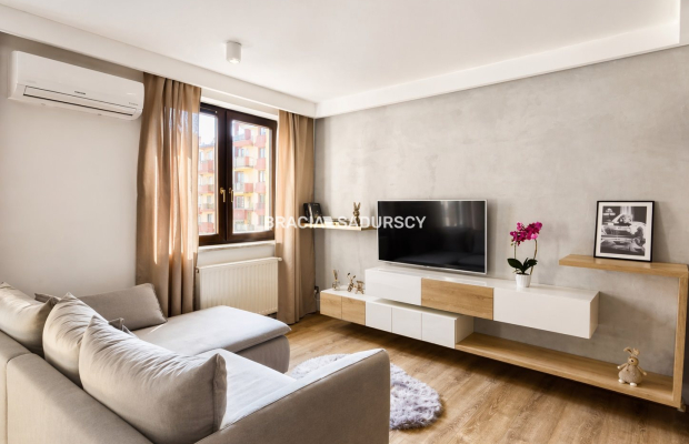 Piękne mieszkanie dwupokojowe, Grzegórzecka.