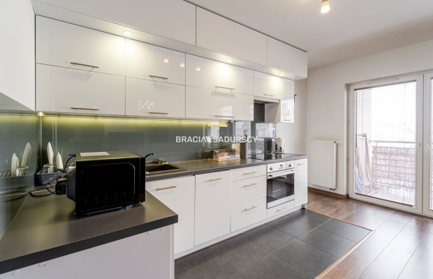 Gotowe do wejścia | 2 pok | duży balkon | parking