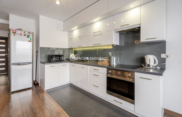 Gotowe do wejścia | 2 pok | duży balkon | parking