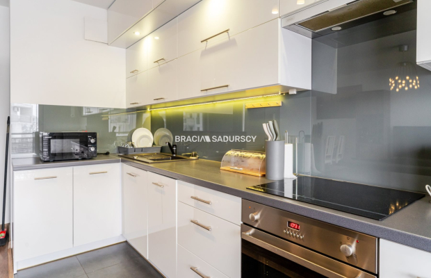 Gotowe do wejścia | 2 pok | duży balkon | parking