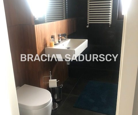 Atrakcyjny Apartament w Krakowie   
          KROWODRZA  GÓRKA- panorama/balkon-taras 22 m2  
 
Oferujemy na sprzedaż bardzo at