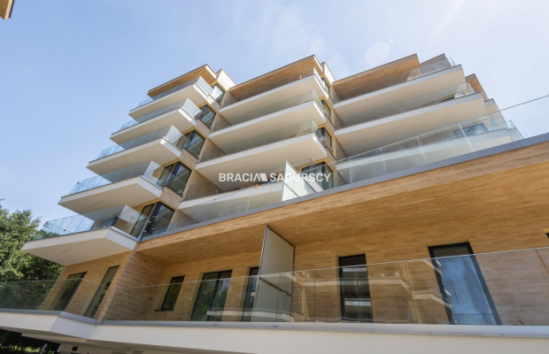 Mieszkanie z Imponującą Wysokością Pomieszczeń!