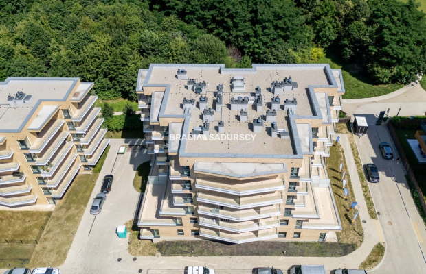 Mieszkanie z Imponującą Wysokością Pomieszczeń!