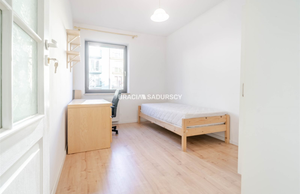64m2 4 pok+ os kuchnia balkon Bronowice