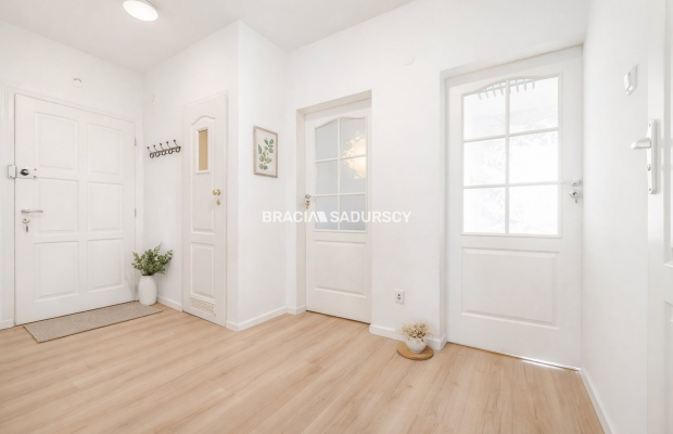 64m2 4 pok+ os kuchnia balkon Bronowice