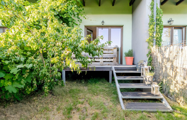 Urokliwa szeregówka w zielonych Krzysztoforzycach 