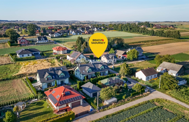 Urokliwa szeregówka w zielonych Krzysztoforzycach 