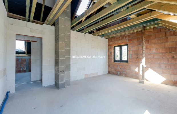 Przestronne mieszkanie w spokojnej okolicy 