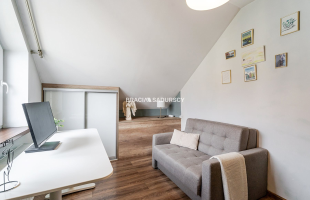 Dwupoziomowe mieszkanie 70 m² w granicy Krakowa