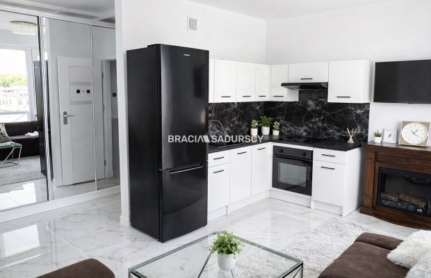  Kawalerka po generalnym remoncie z balkonem