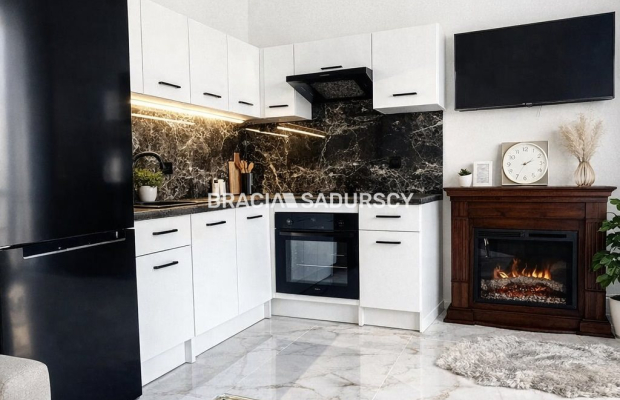  Kawalerka po generalnym remoncie z balkonem