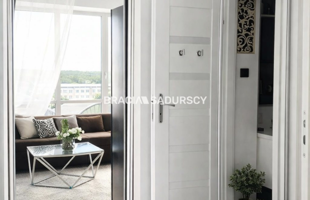  Kawalerka po generalnym remoncie z balkonem