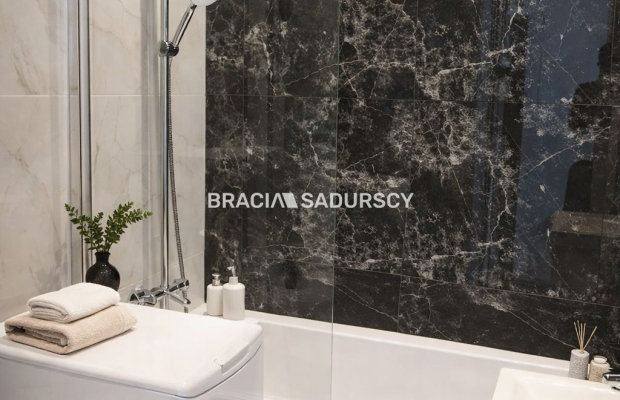  Kawalerka po generalnym remoncie z balkonem