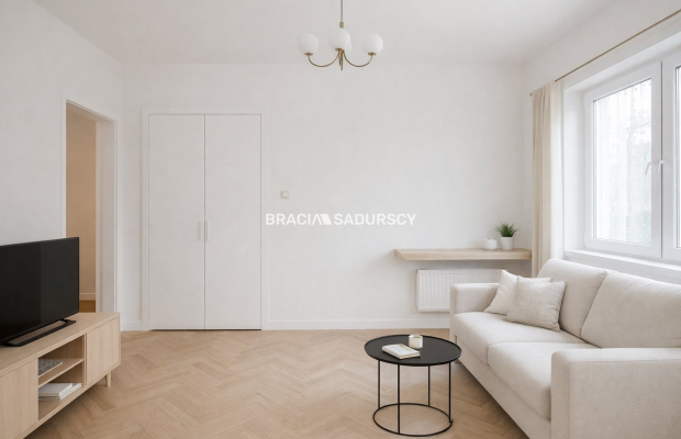 POŁOWA DOMU Z WŁASNYM OGRÓDKIEM 