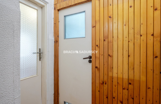 POŁOWA DOMU Z WŁASNYM OGRÓDKIEM 