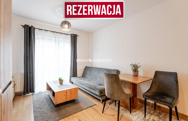 Dwupokojowe mieszkanie na strzeżonym osiedlu.