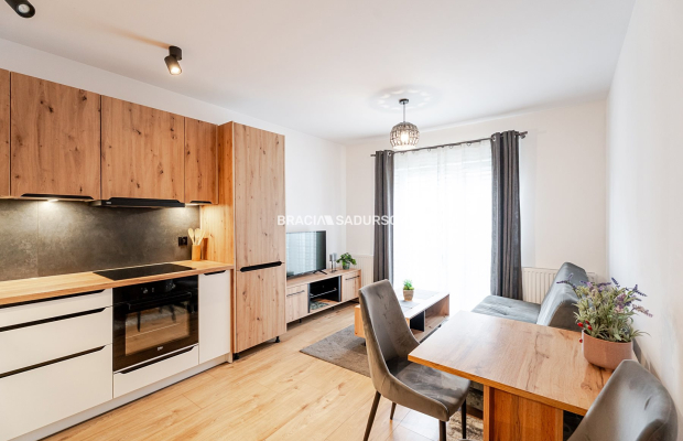 Dwupokojowe mieszkanie na strzeżonym osiedlu.