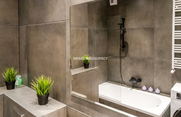 Dwupokojowe mieszkanie na strzeżonym osiedlu.