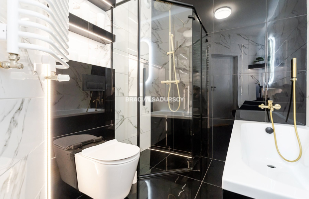 Wygodny nowoczesny apartament w centrum.