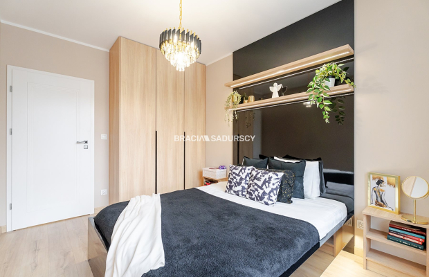 Wygodny nowoczesny apartament w centrum.