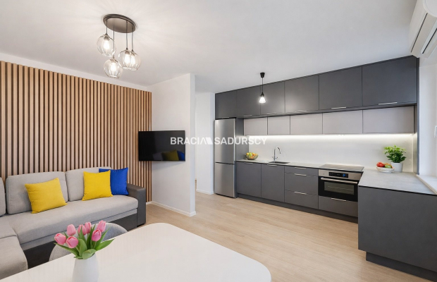 Duże mieszkanie z dwoma balkonami i parkingiem.