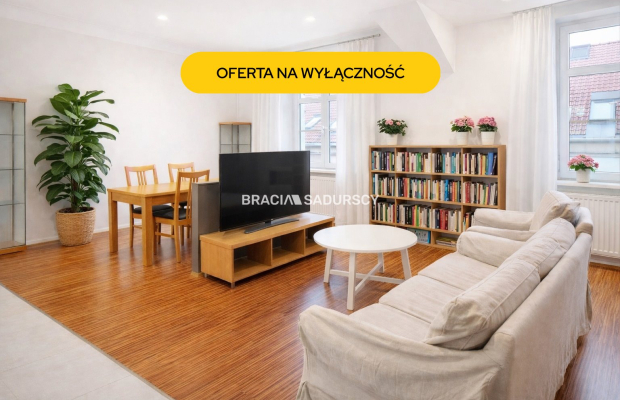 Jasne przestronne mieszkanie na Starym Mieście.