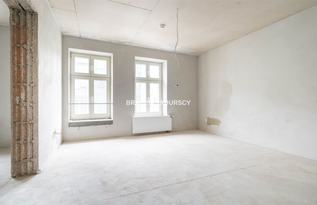 Mam na sprzedaż  idealne mieszkanie z jedną sypialnią na start lub pod inwestycje, w standardzie deweloperskim,  na ul. Kalwary