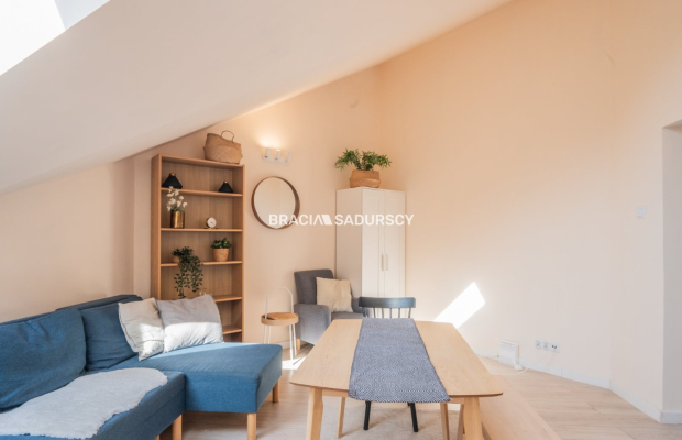 Klimatyczne mieszkanie 2 pokojowe,piwnica w cenie.