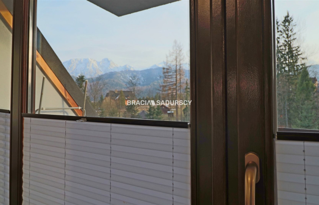 Dwupoziomowy Apartament z Widokiem na Giewont w Kościelisku   

 Oferujemy  na sprzedaż lub na wynajem długoterminowy  przestro