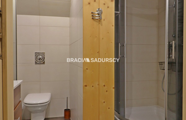 Dwupoziomowy Apartament z Widokiem na Giewont w Kościelisku   

 Oferujemy  na sprzedaż lub na wynajem długoterminowy  przestro