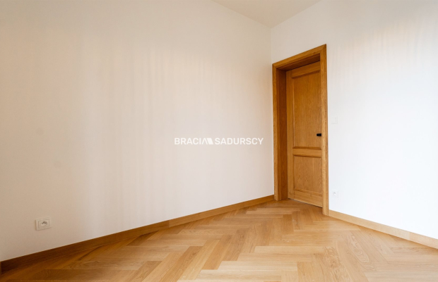 3 pokojowe, 62 m 2 , Kalwaria Zebrzydowska na zamkniętym osiedlu, plus dwa miejsca parkingowe.   
  

   

          Nieruchomo