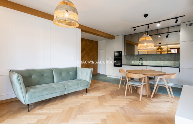 3 pokojowe, 62 m 2 , Kalwaria Zebrzydowska na zamkniętym osiedlu, plus dwa miejsca parkingowe.   
  

   

          Nieruchomo