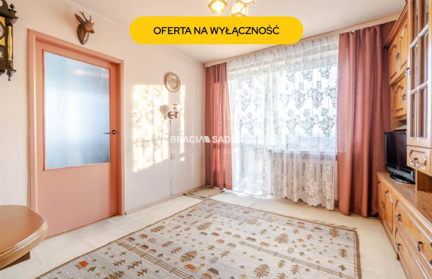 Kraków, Nowa Huta - Osiedle Krakowiaków  
Na sprzedaż mieszkanie położone na 10. piętrze jedenastopiętrowego budynku z 1970 rok