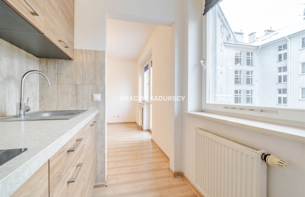 1-pokojowe z balkonem.