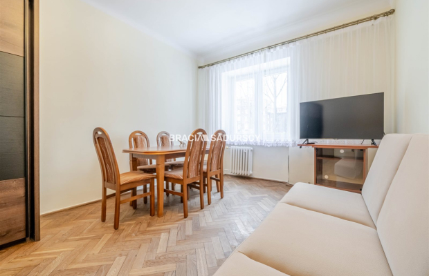 2-pokojowe z osobną kuchnią.