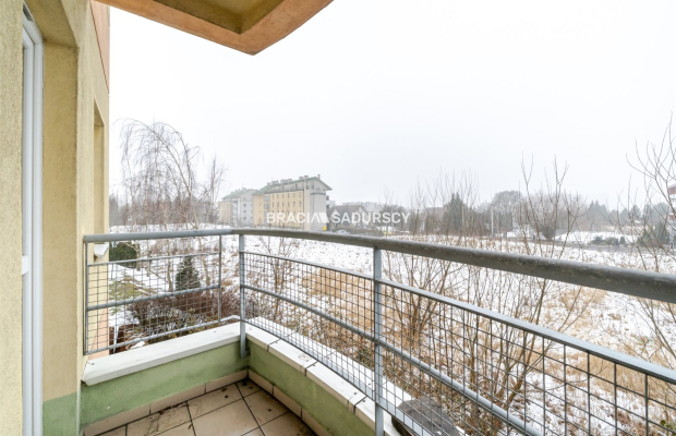 Przytulne mieszkanie z garażem podziemnym w południowej części Krakowa - spokojna dobrze skomunikowana okolica.  

  Biuro nier