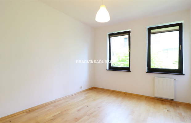 Przestronne 3-pokojowe mieszkanie z loggią oraz dwustanowiskowym miejscem parkingowym w podziemnym garażu, zlokalizowane w Star