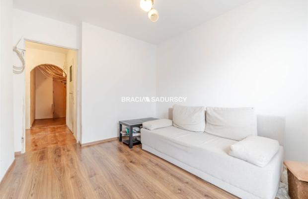 3 pokojowe os Kazimierzowskie. 