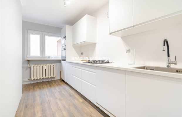 3 pokojowe os Kazimierzowskie. 