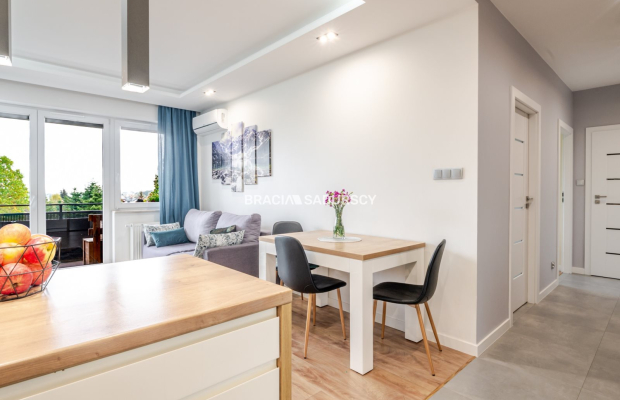 Nowoczesne 3‑pokojowe mieszkanie z klimatyzacją przy ul. Walerego Sławka - gotowe do wprowadzenia!  

 Na sprzedaż jasne, przes